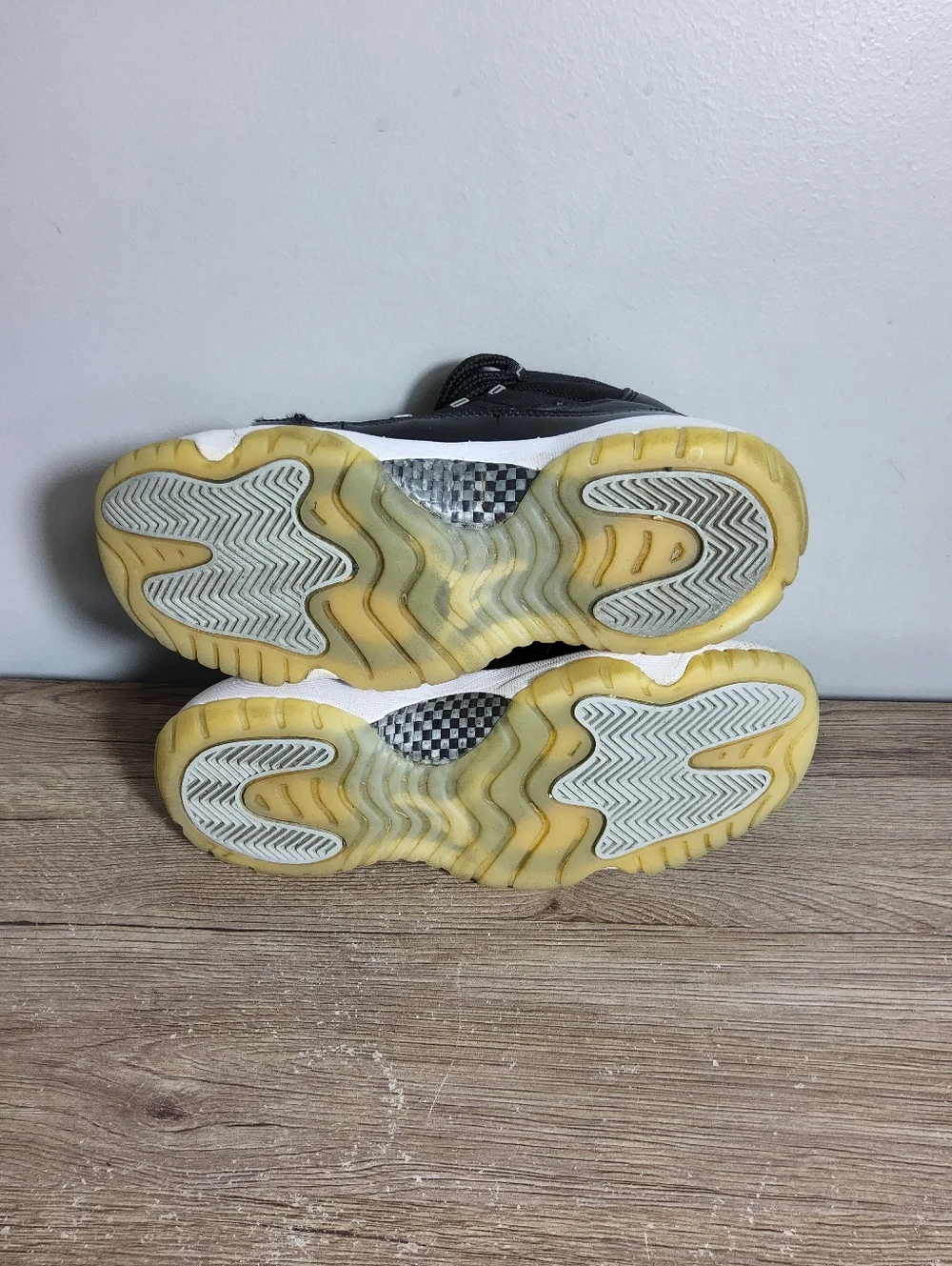 Jordan Air Jordan 11 Retro Jubilee Black White Youth 7Y  Basketball Shoes - Picture 8 of 9